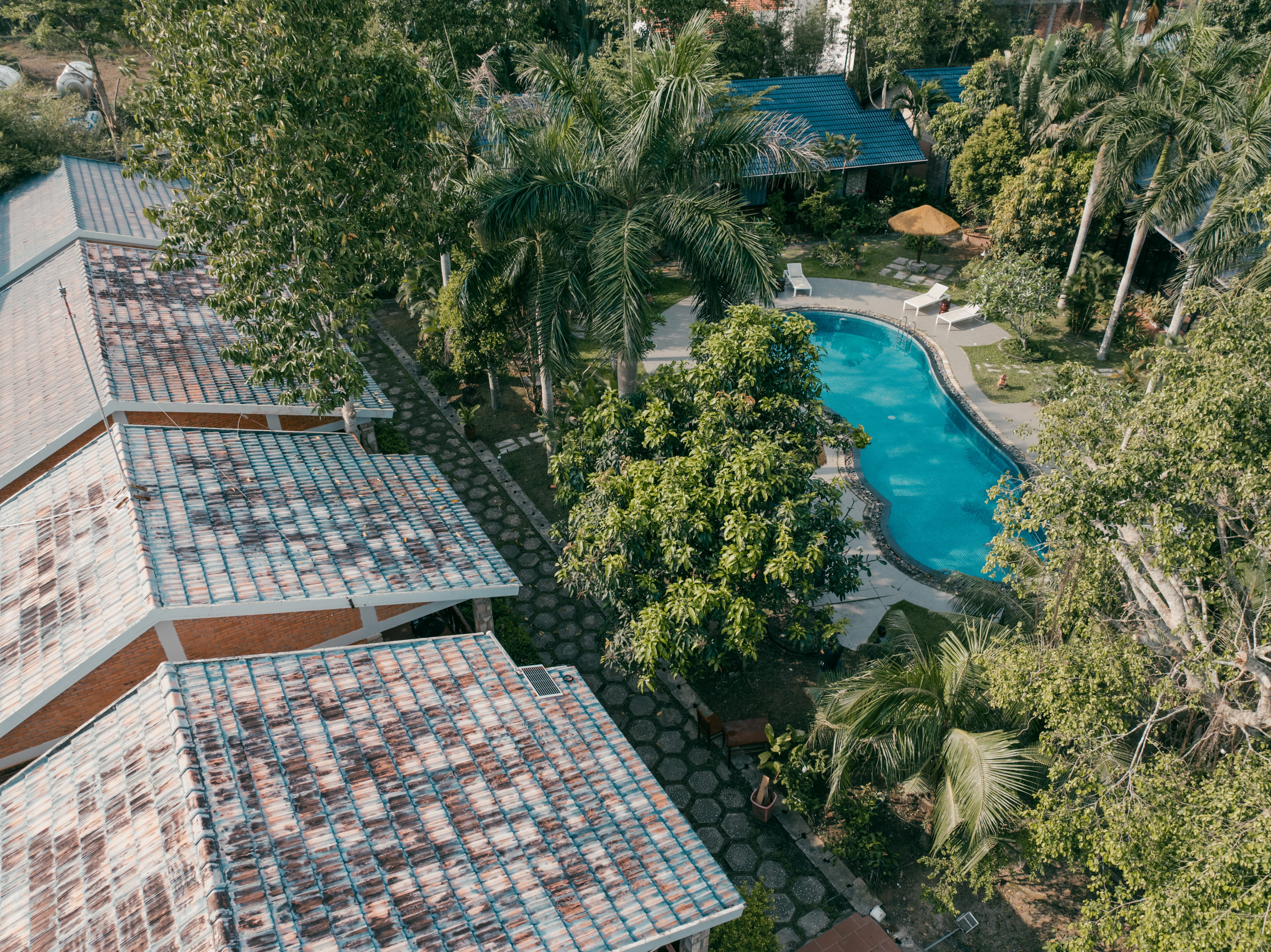 Khuôn viên hồ bơi Cottage Village